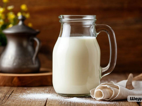 Красноярцам рассказали, какое молоко несет в себе больше пользы. Фото: Шедеврум