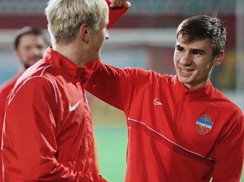 Красноярский ФК «Енисей» обыграл принципиального противника «Аланию» в Грозном. Фото, видео: ФК Енисей, на видео: голкипер «Енисея» Михаил Опарин