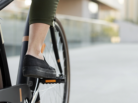 Жительница Красноярского края продала украденный велосипед за бутылку пива. Фото: Freepik