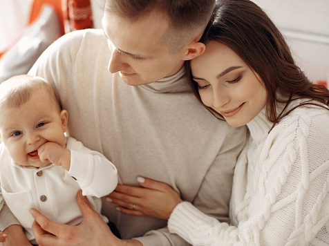 Заявления больше не нужны для получения ряда выплат семьям с детьми. Фото: freepik. com