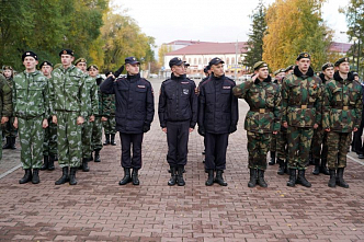 В Красноярске проходит городская военно-спортивная игра «Служу Отечеству»