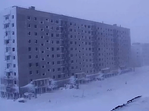 В Норильске начали сносить заброшенные многоэтажки (ВИДЕО). Фото, видео: @norilsk_info