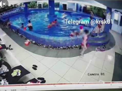 Появилось видео из аквацентра в Шушенском с попыткой спасти 8-летнюю девочку. Фото, видео: телеграм-канал Красноярск№1