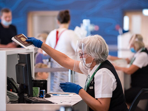 В красноярском аэропорту теперь можно пройти тест на коронавирус. Фото: https://vk.com/kja.aero