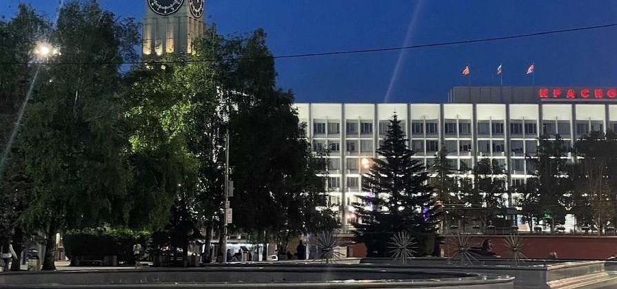 На Театральной площади в Красноярске в тестовом режиме запустили фонтаны