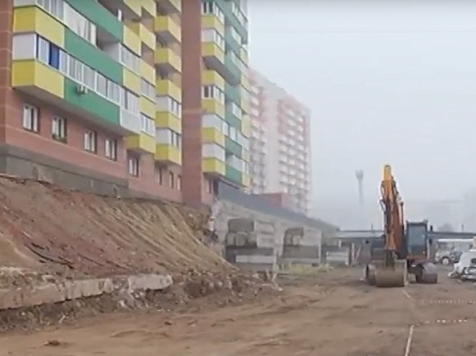 По факту обрушения подпорной стены в Красноярске возбуждено уголовное дело о халатности. Фото: «7 канал Красноярск»