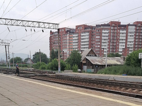 73-летний пенсионер погиб под колесами поезда у красноярского «Путепровода». Фото: 2ГИС