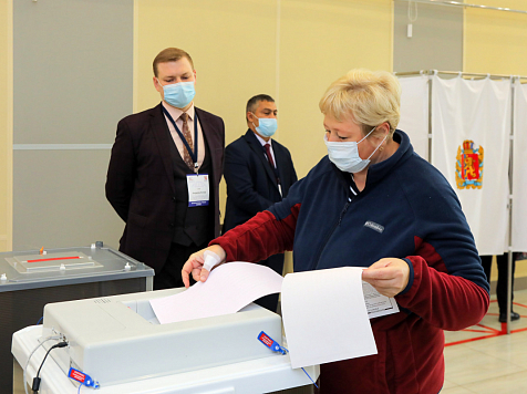Международные эксперты оценили работу более 10 избирательных участков в Красноярске. Фото: admkrsk.ru