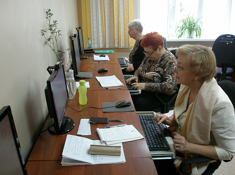 Красноярские пенсионеры посоревнуются в компьютерном многоборье. Фот: krskstate.ru
