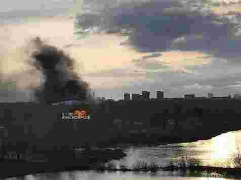 В Ярыгине пожар: движение через остров перекрыли (видео). фото: ЯЖВК