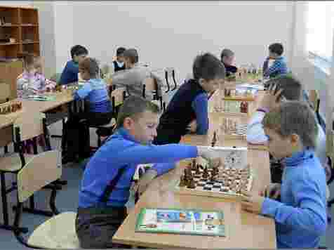В школе сделали шахматы обязательным предметом для первоклассников (фото). Фото: admkrsk.ru