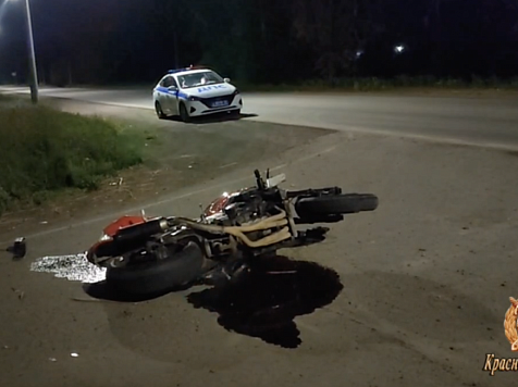 Водитель и пассажир мотоцикла насмерть влетели в большегруз в Канске. Фото: МВД Красноярского края