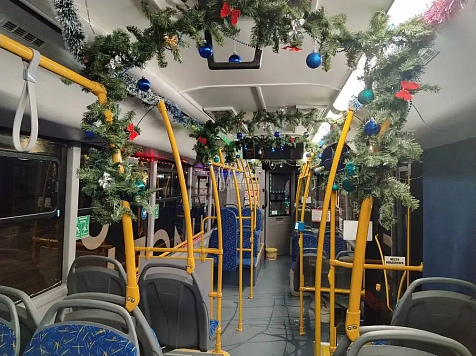 В Красноярске на маршруты выйдет «новогодний» общественный транспорт. Фото: мэрия Красноярска