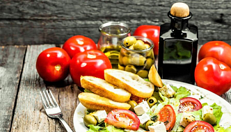 Красноярка довела себя до госпитализации яблочной диетой