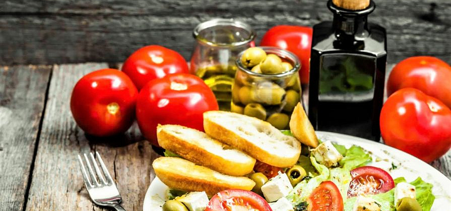 Красноярка довела себя до госпитализации яблочной диетой