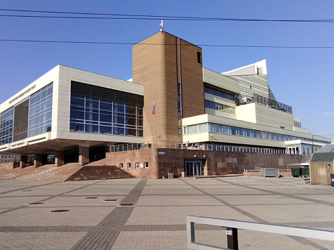 Из красноярского БКЗ эвакуировали 600 человек после задымления от короткого замыкания. Фото: 2GIS