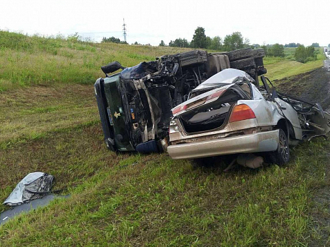 В Боготольском районе пять человек погибли в ДТП с грузовиком. ﻿Фото: ГИБДД24