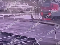 В поселке Зыково под Красноярском мужчина выжил после удара поездом