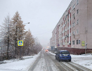 В Красноярском ГИБДД рассказали, когда рекомендуется «переобувать» авто на зимние шины