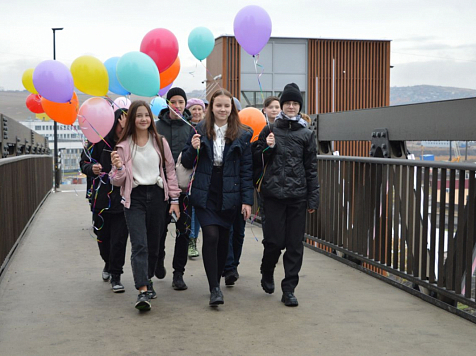 В Красноярске открыли виадук, который ведет к школе №159 . Фото: krsk_loginov