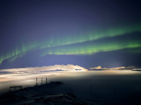«Сегодня крутую сияшку поймали»: небо над Норильском озарилось северным сиянием. Фото/видео: «Северные горизонты»