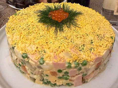 Красноярские специалисты раскрыли, сколько «живет» новогодний салат. Фото: u/TooCuteToJudge на r/RussianFood