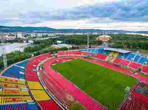 Центральный стадион не допустили к матчу «Енисея» в начале сентября. Фото: Сергей Филинин