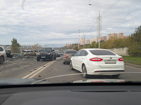 Три девушки погибли в страшной аварии на Дубровинского в Красноярске. Фото: 2gis/Роман Лапин