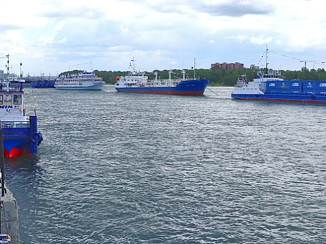 На Енисее выстроятся на парад семь красивых судов. Фото: Речпорт Красноярск