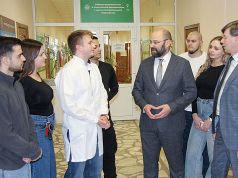 Больницы Красноярского края пополнятся в этом году сотнями молодых специалистов. Фото: правительство Красноярского края