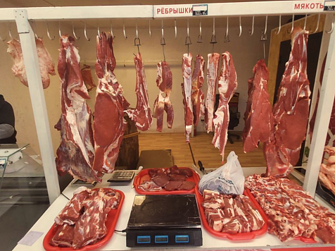 В павильоне на ярмарке «Енисейский привоз» красноярцам продавали мясо неизвестного происхождения. Фото: Россельхознадзор по краю