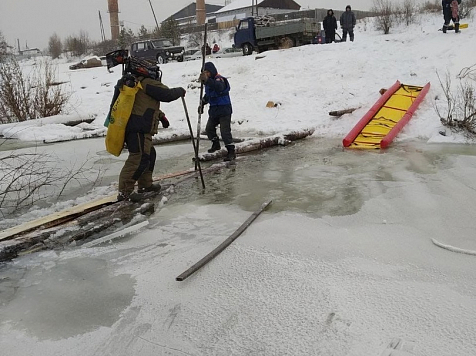 36 рыбаков эвакуировали в Красноярском крае из-за угрозы отрыва льдины. Фото: служба спасения Красноярского края