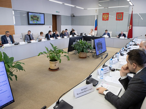 В Красноярске 9 февраля обсудят закон, который поможет бороться с нарушениями при продаже муниципальной земли. Фото: пресс-служба Заксобрания Красноярского края