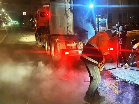 Мэр Красноярска поручил дорожникам поднапрячься с ремонтом ям. Фото: Сергей Верещагин