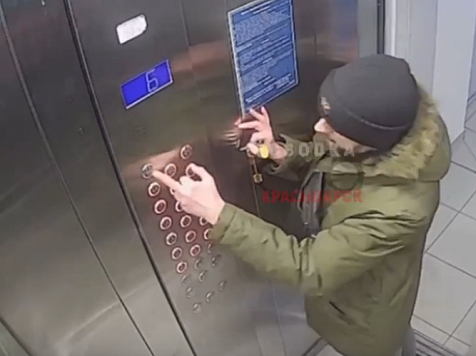 В «Тихих Зорях» красноярец устроил стресс-тест кабине лифта. Видео: ЧП Красноярск
