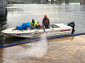 Красноярцев насторожило огромное масляное пятно у четвертого моста