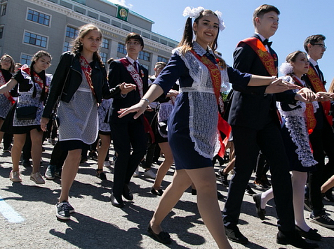 В Красноярском крае выпускникам начали выдавать аттестаты. Фото: muksun.fm