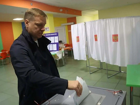 Депутаты Законодательного Собрания края пришли на избирательные участки с семьями 