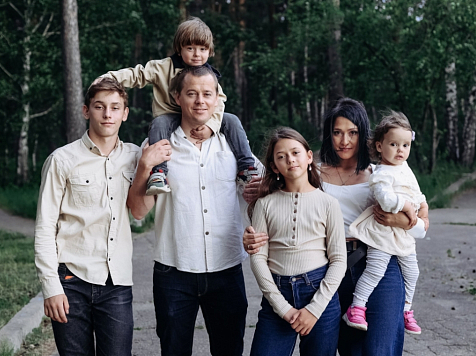 В Красноярске многодетным семьям выплатят 100 тысяч на покупку земли. Фото: Правительство Красноярского края