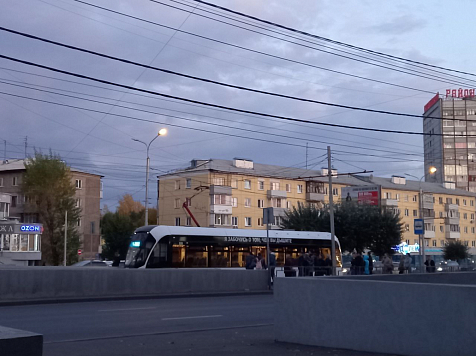 Торги по ремонту трамвайных путей на Красрабе за 816 млн рублей приостановили из-за жалобы					     title=