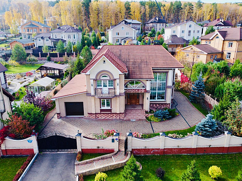 В Красноярске продают роскошный двухэтажный особняк за 105 миллионов. Фото: «Элитный Красноярск»