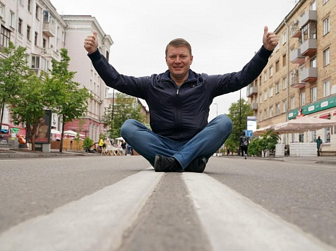 Мэр Красноярска посетил пешеходную улицу Мира. Фото: Сергей Ерёмин
