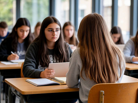 Красноярцам напомнили правила возвращения в школу и детский сад после каникул. Фото: Шедеврум