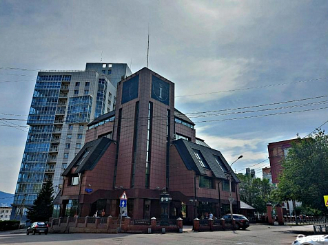 За 240 млн рублей продают здание «Элит клуба Олег» в Красноярске . Фото: 2гис, Kseniya Sibirskaya