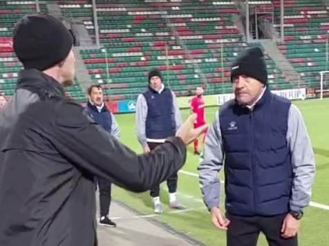 «Вам должно быть стыдно!»: тренер красноярского «Енисея» накричал на судей после ничьей с «Родиной». Фото и видео: @fnleagueofficial