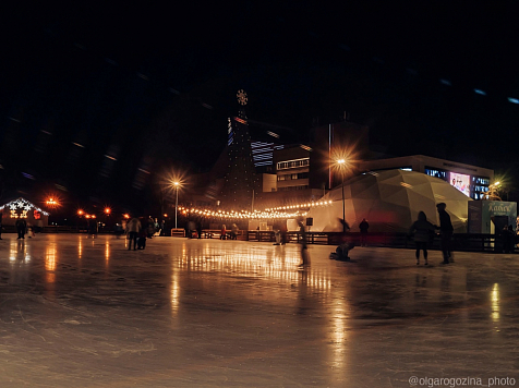 Красноярцы смогут покататься на коньках в новогоднюю ночь. Фото: Ольга Рогозина