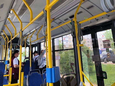 В Красноярске с понедельника изменили стоимость проезда на автобусах. Где-то цены остались прежними					     title=