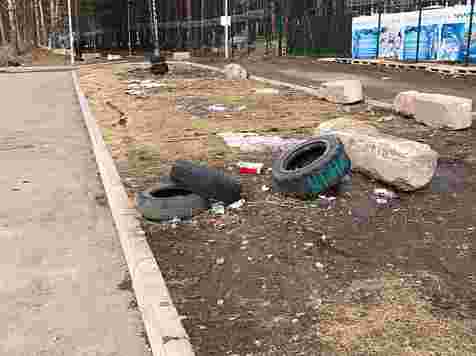 Урны из покрышек возле Академии биатлона возмутили красноярца