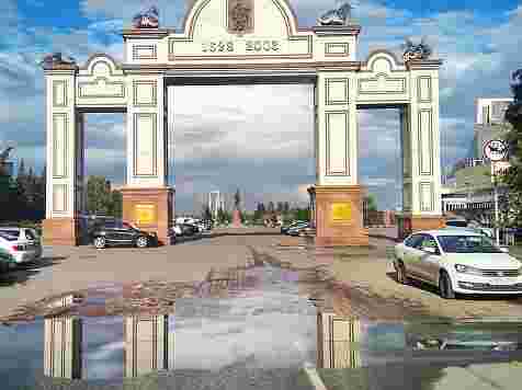 Активист нашёл коллекцию «вечных» луж на улицах Красноярска и дал советы, как от них избавиться (7 фото). Фото: Виталий Чеусов, Алексей Запутряев, Максим Семёнов / facebook.com