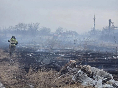 Жительница Красноярского края сожгла 10 гектаров травы под Минусинском. Фото: МЧС Красноярского края